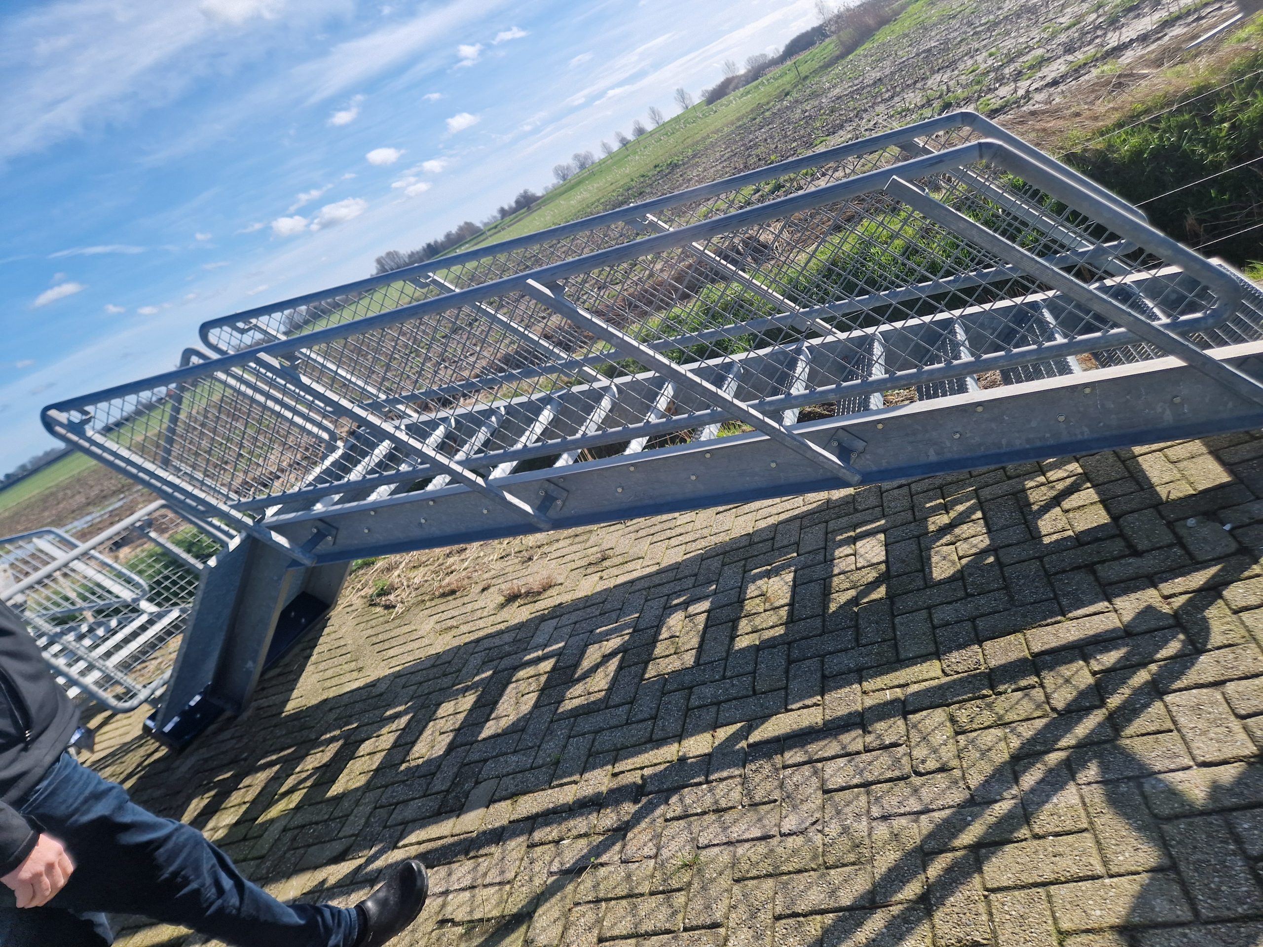 Gegalvaniseerde trappen met bordes